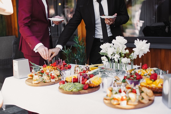 Catering per eventi aziendali a Milano: soluzioni su misura per ogni occasione