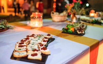 Catering per eventi serali all’aperto: come creare l’atmosfera perfetta